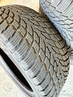 Zimní pneu NOKIAN Tyres SNOWPROOF 1 215/50 R17