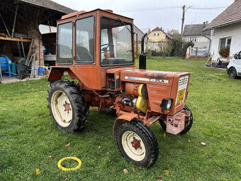 Traktor VTZ T-25A