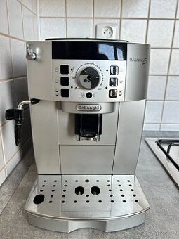 Prodám Kávovar DeLonghi MAGNIFICA S ECAM 22.110.SB