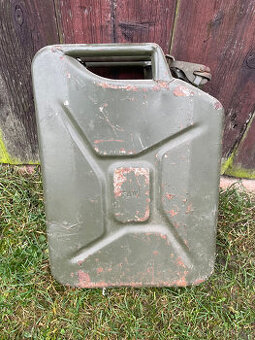 Plechové kanystry 5x