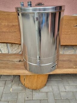 Nerezová nádoba s ohřevem