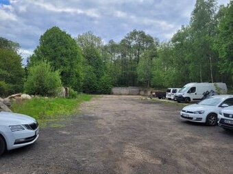 Pronájem komerčního zpevněného pozemku