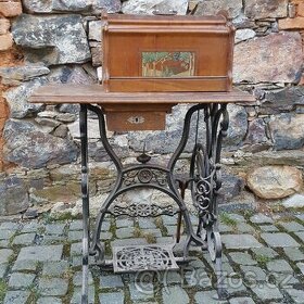 Stařičký šicí stroj Singer - investice