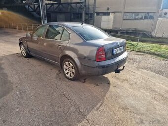 Škoda Superb 2.5tdi R.v 2004, najeto 390tis, tažné zařízení,