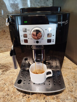 Automatický kávovar De'Longhi Magnifica S