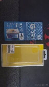 Kryt a ochranné sklo na displej