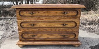 Masivní rustikální šuplíková komoda