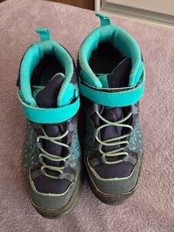 Nepromokavé, kotníčkové,outdoorové boty vel. 33