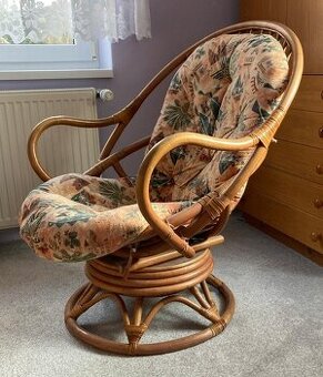 Ratanové otočné  křeslo