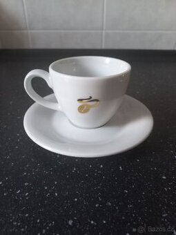 Šálek s podšálkem