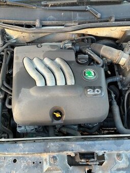 Prodám motor 2.0 benzin 85 kw Octavia 1