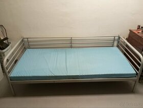 Kovová postel - 1