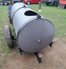 Cisterna za malotraktor, traktor