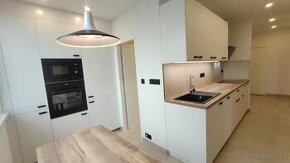 Krásný byt 3+1 po kompletní rekonstrukci, 74 m2, 2 x WC
