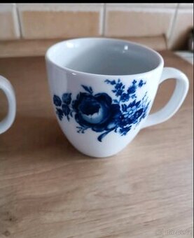 2k hrnek modrá míšeňská růže, Český porcelán BOHEMIA