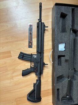 Samopal M4 airsoft