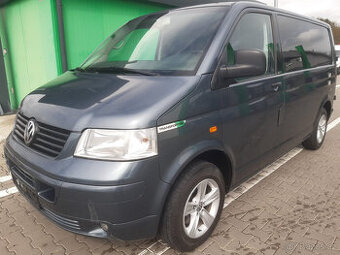 VW Transporter T5 ZAMLUVENO