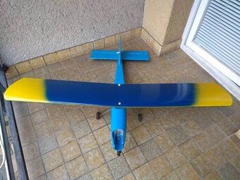 RC model motorové letadlo Trenér, starožitné