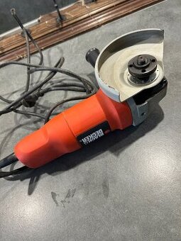 Úhlová bruska Black&Decker