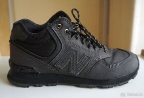Unisex šedé pevné tenisky NEW BALANCE v.42,5