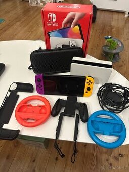 Nintendo switch OLED + bohaté příslušenství