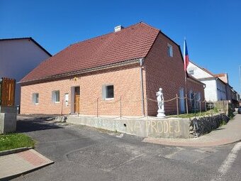 Hledá se nový pán domu v Modlanech u Teplice