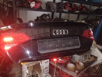Prodám na Audi A4 b8 sedan zadní led světla