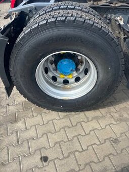 Pneumatiky 315/80R22,5 tahač