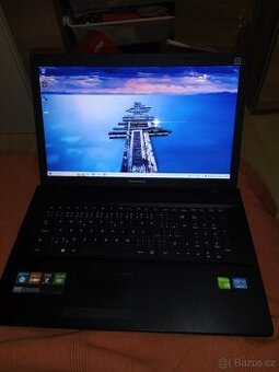 17,3" Lenovo notebook 2,4ghz