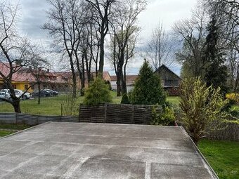 Pronájem prostorného světlého bytu