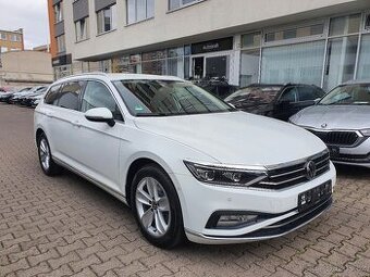 VW Passat B8 Variant Elegance 2.0TDI 110kW DSG ACC Matrix