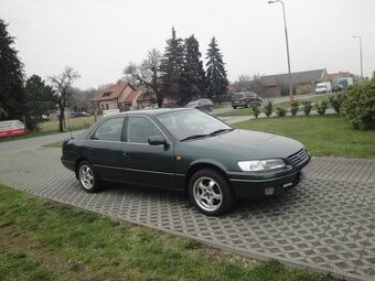 Toyota CAMRY (V2) 2.2i 96kW veterán v TOP stavu