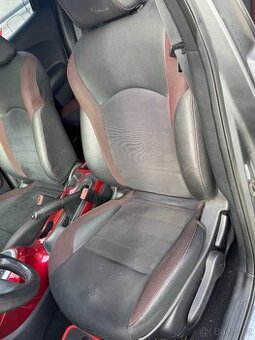 Polokožená sedadla Nissan Juke F15 / díly