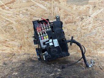 POJISTKOVÁ SKŘÍŇ VOLKSWAGEN TOUAREG 7P 7P0937548F