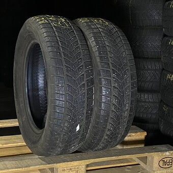 Zimní pneu 215/65 R17 99V Goodyear 7,5mm