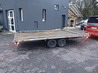 SKLOPNÝ UNIVERZÁLNÍ PODVALNÍK NA AUTA