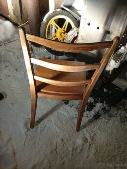 Staré židle k renovaci