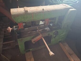 Strojní rámová pila