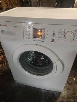 automatická pračka Bosch for Kids, úzká 40cm, kapacita 6kg