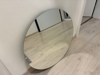 Zrcadlo s LED osvětlením