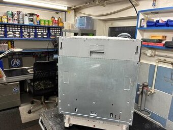 Myčka nádobí WHIRPOOL, REPASOVANÁ SE ZÁRUKOU