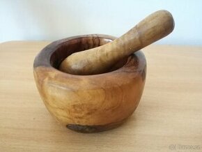 Prodej - hmoždíř z olivového dřeva.