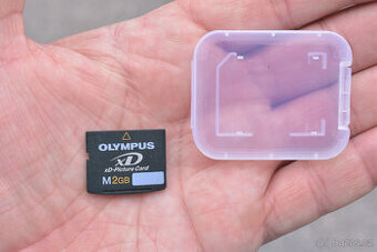 OLYMPUS XD KARTA M+ 2GB + POUZDRO.