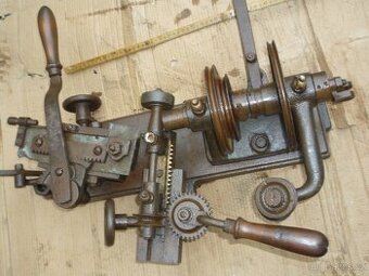 prodám starý litinový brousící stroj. Váha cca 65 kg.