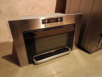 Vestavěná mikrovlná trouba Whirlpool nerez