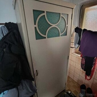 Starší skříň retro