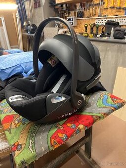 Autosedačka 0-12 měsíců