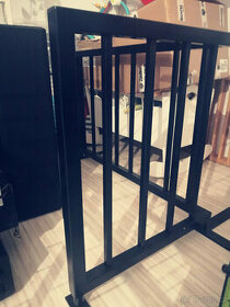 Zábrana schodiště nebo krb - tvar L