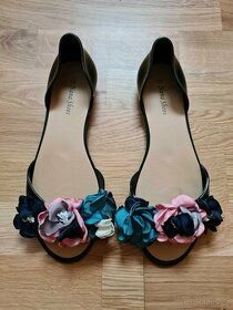 Sandálky – gumové s květinami