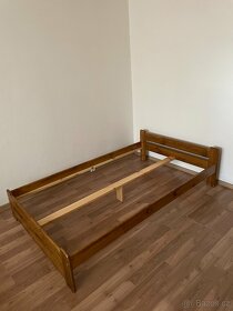 Masivní postel s ložnou plochou 120x200 cm